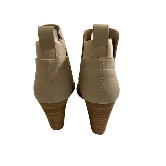 NWT DV by Dolce Vita Gerdy Wedge Bootie Boot Beige
Women's Various Sizes 3” - Picture 4 of 6
